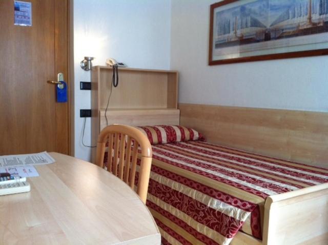 Hotel Fraderiana Torri Del Benaco Buitenkant foto