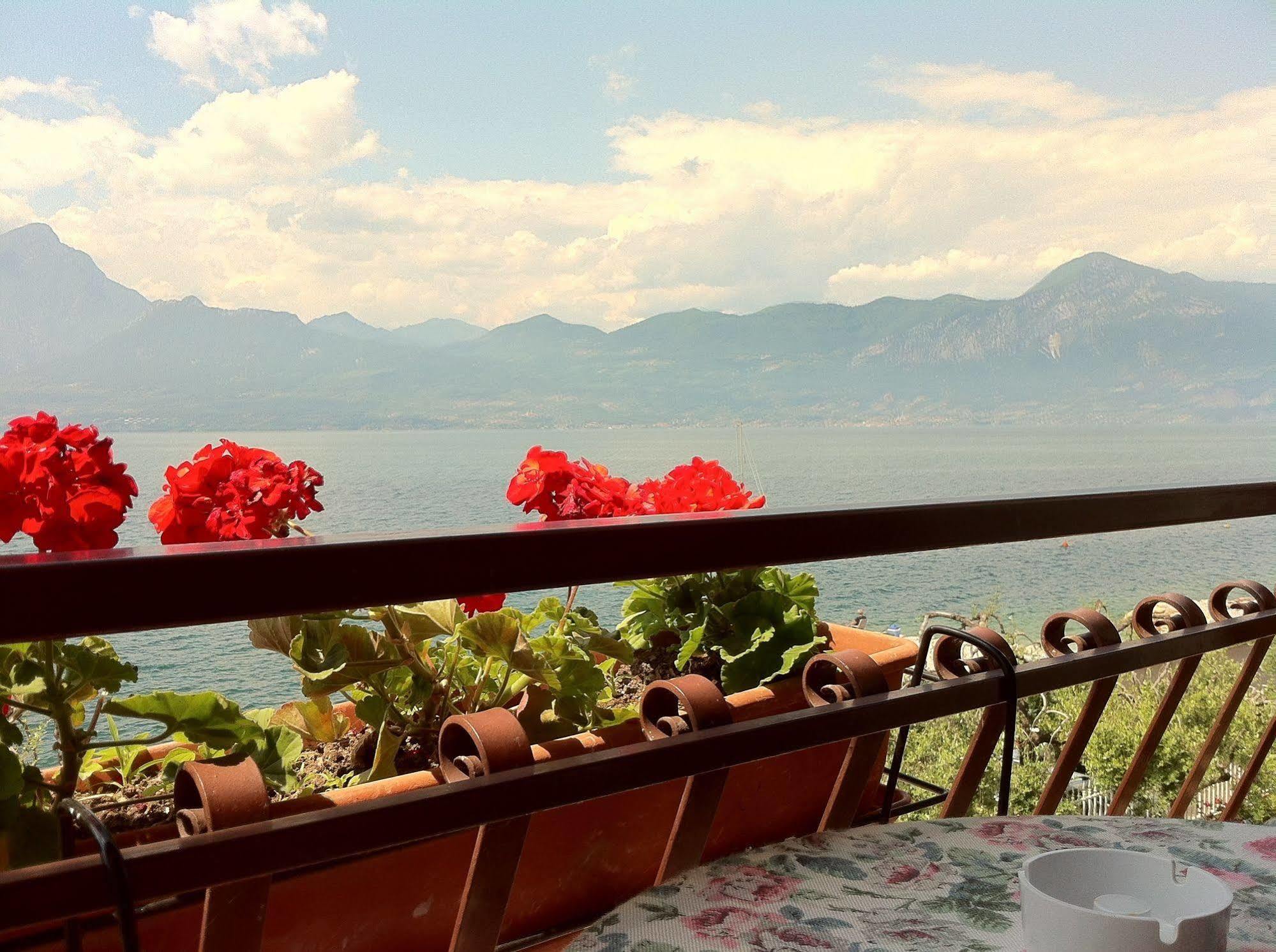 Hotel Fraderiana Torri Del Benaco Buitenkant foto