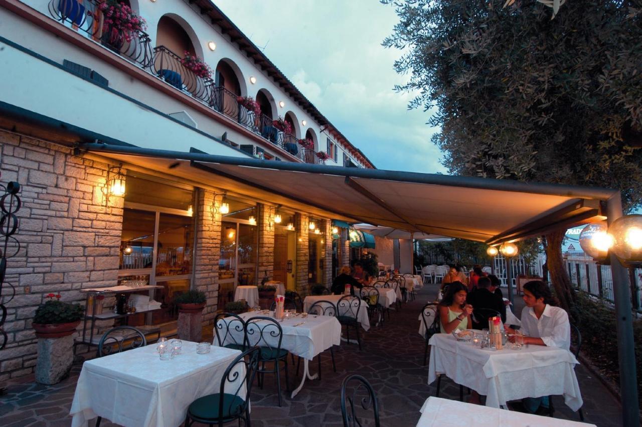 Hotel Fraderiana Torri Del Benaco Buitenkant foto