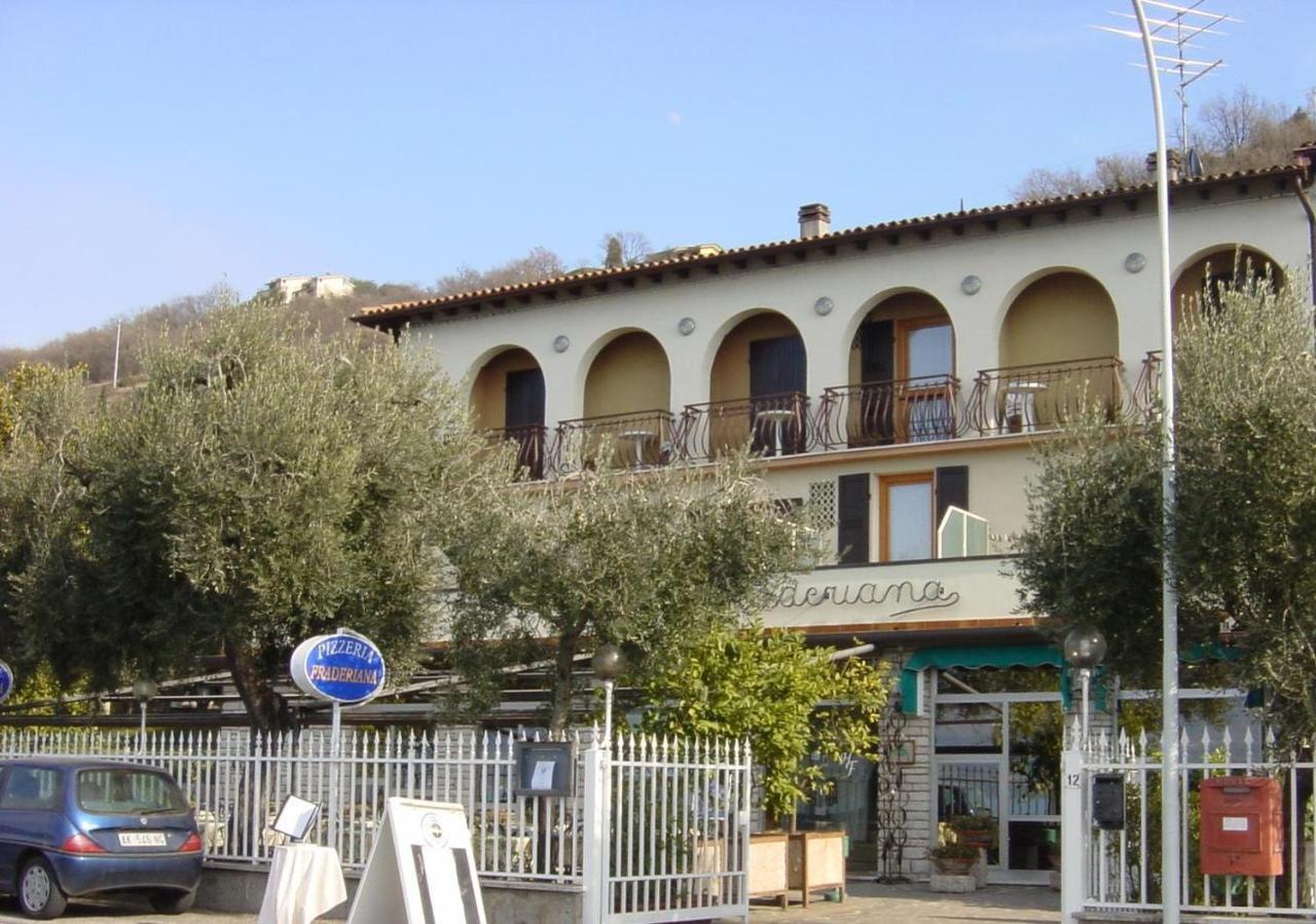 Hotel Fraderiana Torri Del Benaco Buitenkant foto